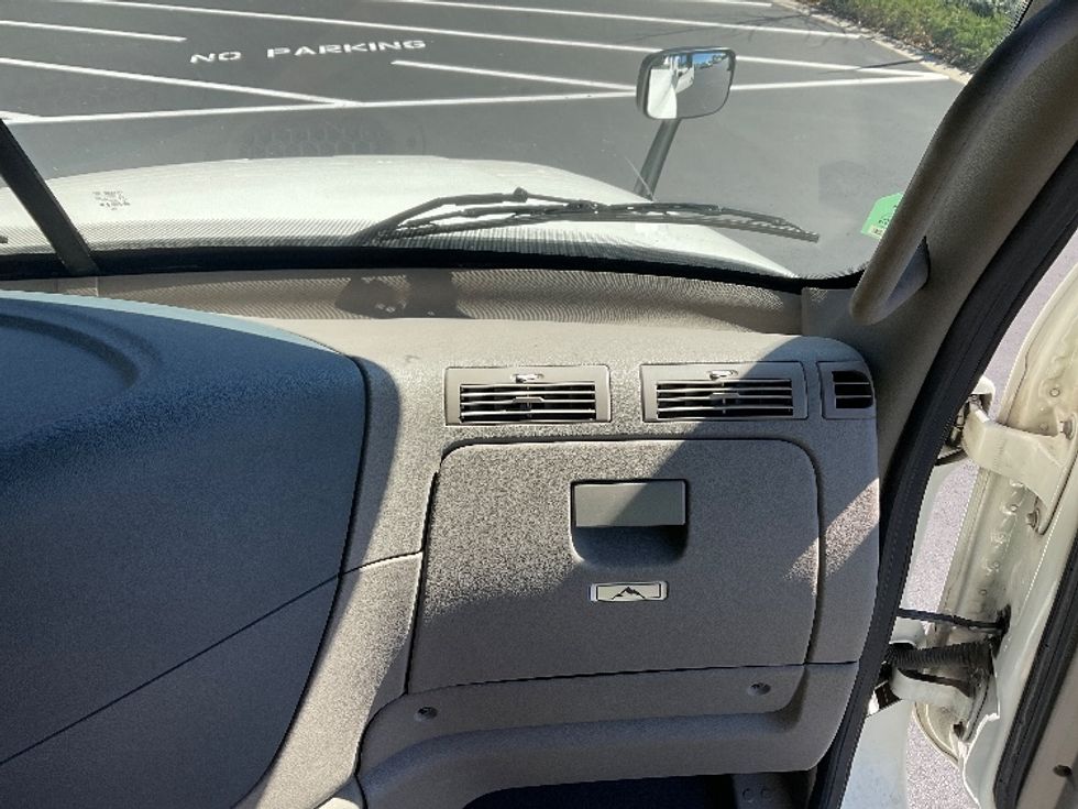 Sleeper Tractor-Heavy Duty Tractors-Freightliner-2019-Cascadia 12564ST-Tampa-FL-370,176\n\t\tmiles-$ 54,000 - Image 14