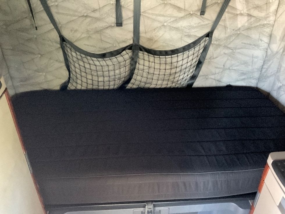 Sleeper Tractor-Heavy Duty Tractors-Freightliner-2019-Cascadia 12564ST-Tampa-FL-370,176\n\t\tmiles-$ 54,000 - Image 17