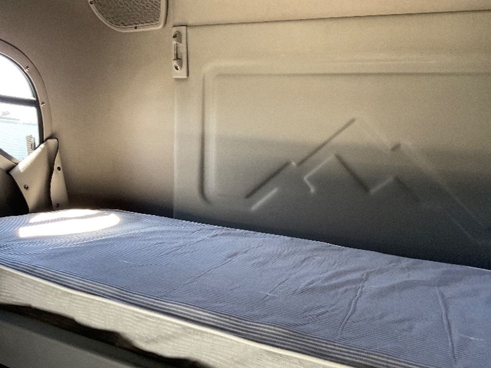 Sleeper Tractor-Heavy Duty Tractors-Freightliner-2019-Cascadia 12564ST-Tampa-FL-370,176\n\t\tmiles-$ 54,000 - Image 22