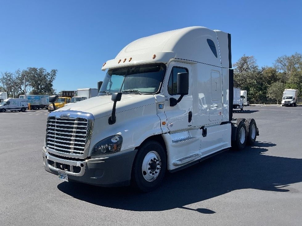 Sleeper Tractor-Heavy Duty Tractors-Freightliner-2019-Cascadia 12564ST-Tampa-FL-370,176\n\t\tmiles-$ 54,000 - Image 3