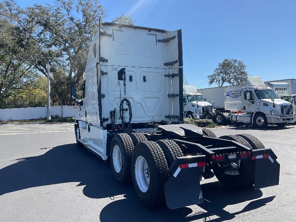 Sleeper Tractor-Heavy Duty Tractors-Freightliner-2019-Cascadia 12564ST-Tampa-FL-370,176\n\t\tmiles-$ 54,000 - Image 5