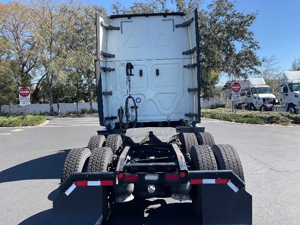 Sleeper Tractor-Heavy Duty Tractors-Freightliner-2019-Cascadia 12564ST-Tampa-FL-370,176\n\t\tmiles-$ 54,000 - Image 6