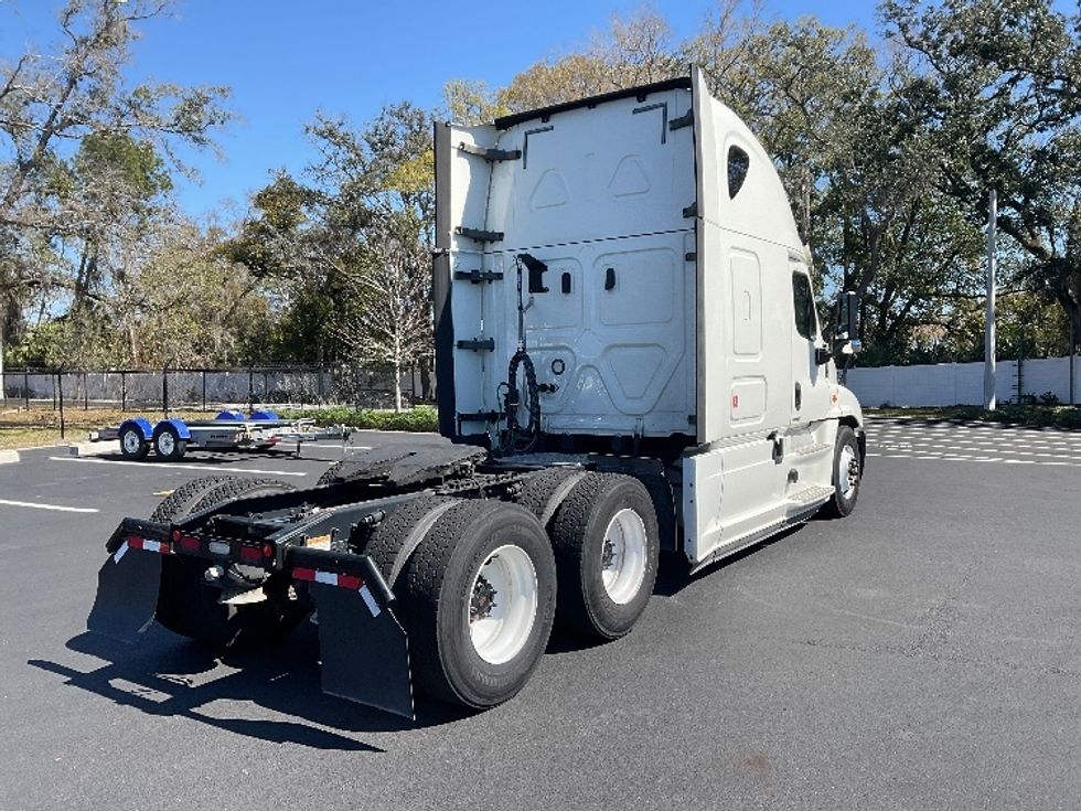Sleeper Tractor-Heavy Duty Tractors-Freightliner-2019-Cascadia 12564ST-Tampa-FL-370,176\n\t\tmiles-$ 54,000 - Image 7