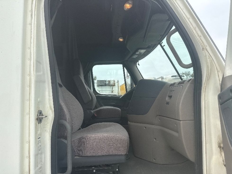 Sleeper Tractor-Heavy Duty Tractors-Freightliner-2019-Cascadia 12564ST-Torrance-CA-719,238\n\t\tmiles-$ 42,750 - Image 13