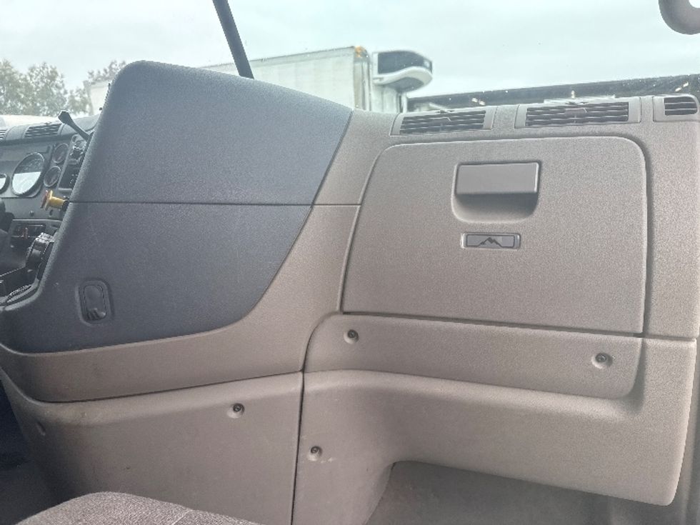 Sleeper Tractor-Heavy Duty Tractors-Freightliner-2019-Cascadia 12564ST-Torrance-CA-719,238\n\t\tmiles-$ 42,750 - Image 14