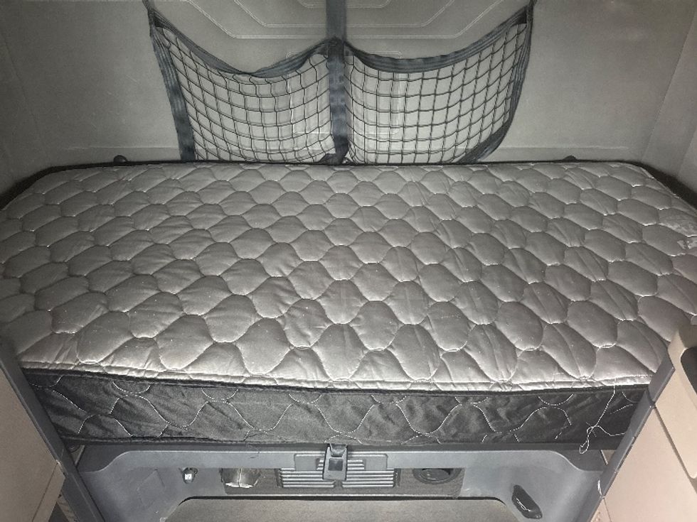 Sleeper Tractor-Heavy Duty Tractors-Freightliner-2019-Cascadia 12564ST-Torrance-CA-719,238\n\t\tmiles-$ 42,750 - Image 17