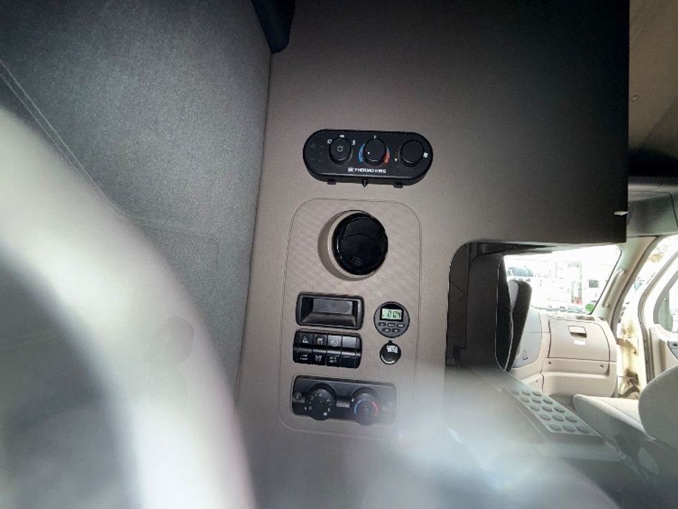 Sleeper Tractor-Heavy Duty Tractors-Freightliner-2019-Cascadia 12564ST-Torrance-CA-719,238\n\t\tmiles-$ 42,750 - Image 22