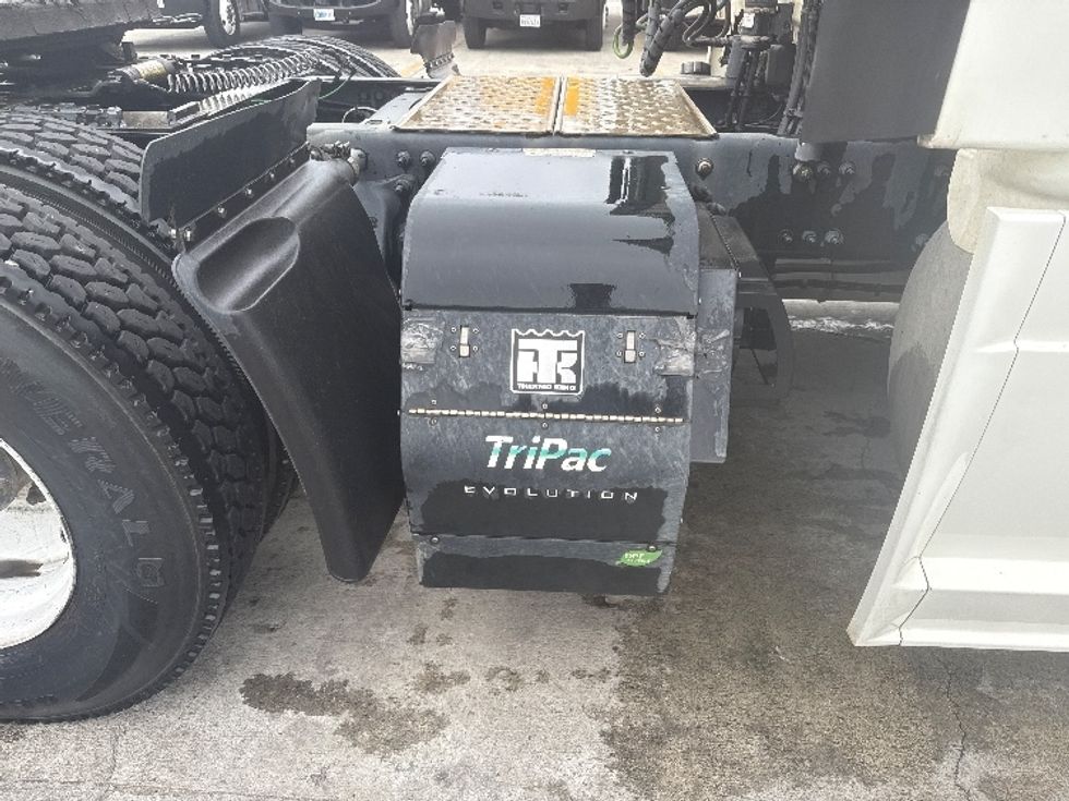 Sleeper Tractor-Heavy Duty Tractors-Freightliner-2019-Cascadia 12564ST-Torrance-CA-719,238\n\t\tmiles-$ 42,750 - Image 23