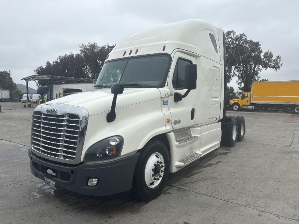 Sleeper Tractor-Heavy Duty Tractors-Freightliner-2019-Cascadia 12564ST-Torrance-CA-719,238\n\t\tmiles-$ 42,750 - Image 3