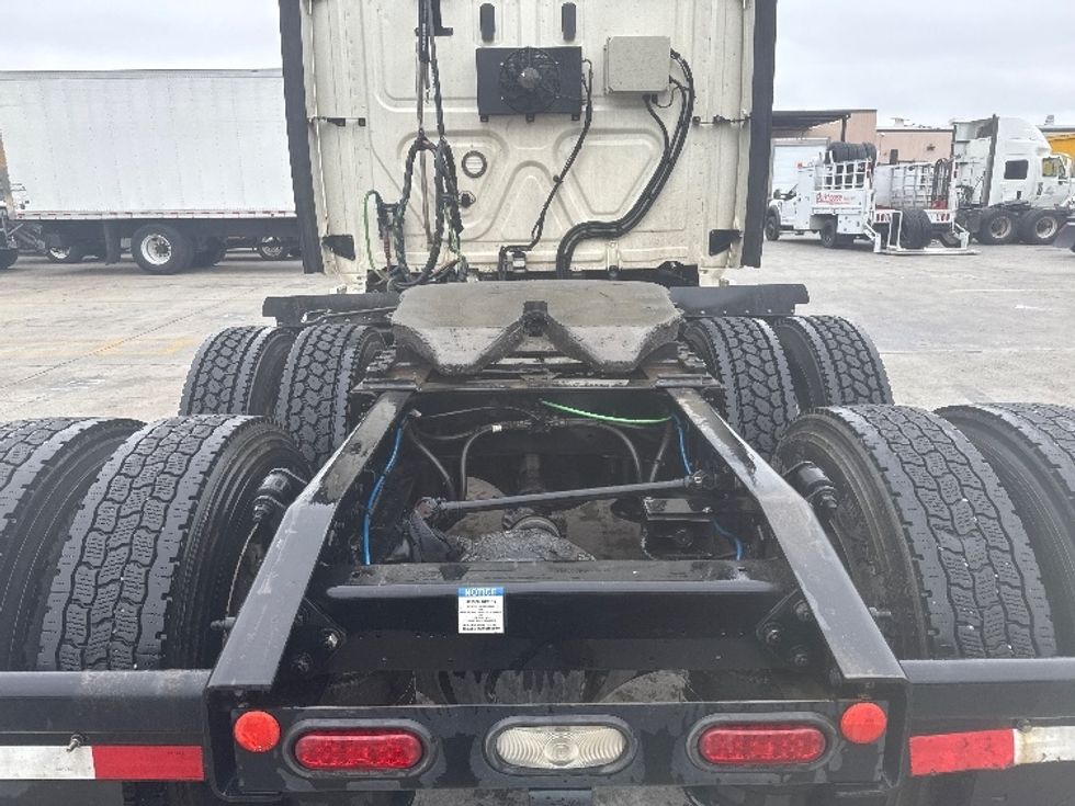 Sleeper Tractor-Heavy Duty Tractors-Freightliner-2019-Cascadia 12564ST-Torrance-CA-719,238\n\t\tmiles-$ 42,750 - Image 6