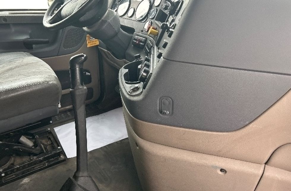 Sleeper Tractor-Heavy Duty Tractors-Freightliner-2019-Cascadia 12564ST-Valdosta-GA-470,968\n\t\tmiles-$ 44,750 - Image 15