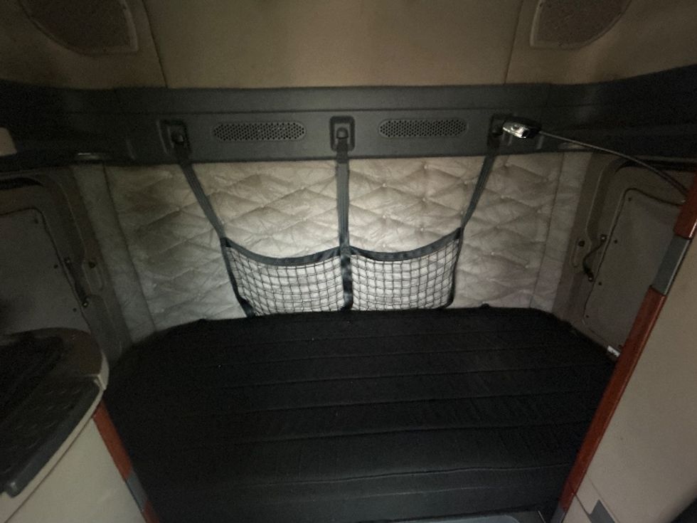 Sleeper Tractor-Heavy Duty Tractors-Freightliner-2019-Cascadia 12564ST-Valdosta-GA-470,968\n\t\tmiles-$ 44,750 - Image 16