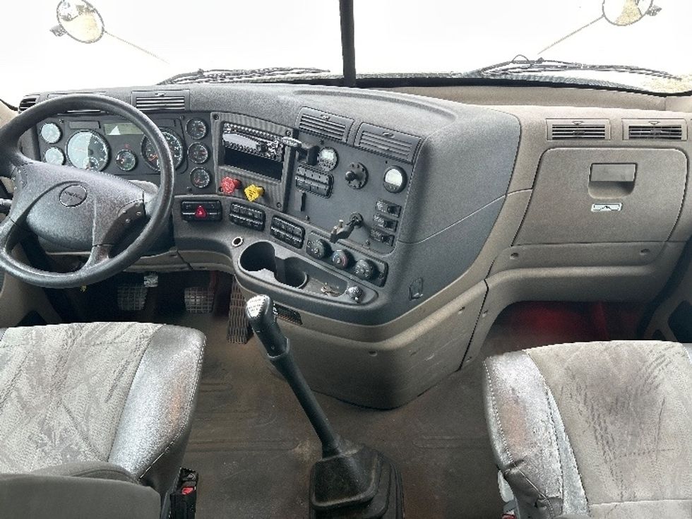 Sleeper Tractor-Heavy Duty Tractors-Freightliner-2019-Cascadia 12564ST-Valdosta-GA-678,477\n\t\tmiles-$ 34,000 - Image 12