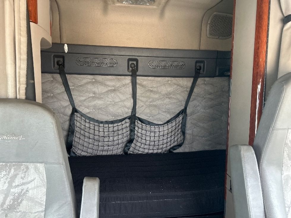 Sleeper Tractor-Heavy Duty Tractors-Freightliner-2019-Cascadia 12564ST-Valdosta-GA-678,477\n\t\tmiles-$ 34,000 - Image 15