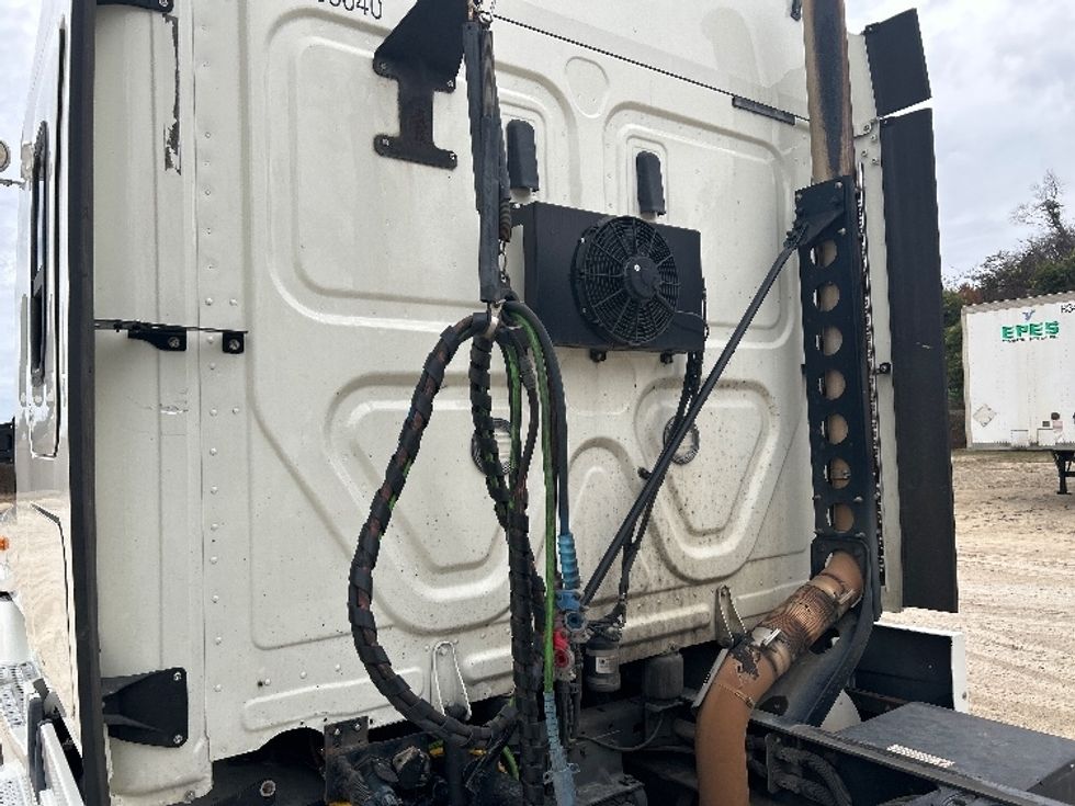 Sleeper Tractor-Heavy Duty Tractors-Freightliner-2019-Cascadia 12564ST-Valdosta-GA-678,477\n\t\tmiles-$ 34,000 - Image 21