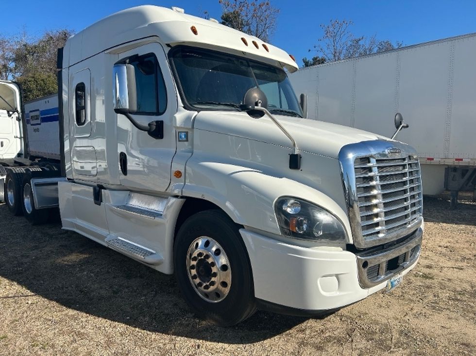 Sleeper Tractor-Heavy Duty Tractors-Freightliner-2019-Cascadia 12564ST-Valdosta-GA-678,477\n\t\tmiles-$ 34,000 - Image 3