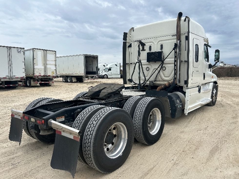 Sleeper Tractor-Heavy Duty Tractors-Freightliner-2019-Cascadia 12564ST-Valdosta-GA-678,477\n\t\tmiles-$ 34,000 - Image 4
