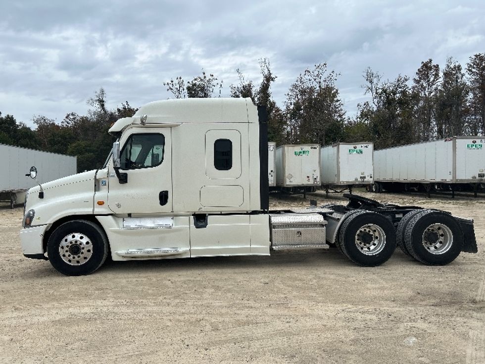 Sleeper Tractor-Heavy Duty Tractors-Freightliner-2019-Cascadia 12564ST-Valdosta-GA-678,477\n\t\tmiles-$ 34,000 - Image 7