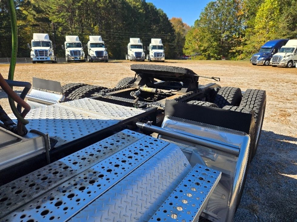 Sleeper Tractor-Heavy Duty Tractors-Freightliner-2019-Cascadia 12564ST-Villa Rica-GA-251,542\n\t\tmiles-$ 64,750 - Image 23