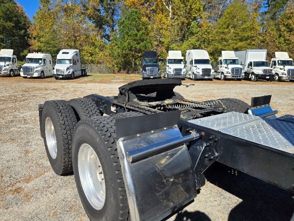 Sleeper Tractor-Heavy Duty Tractors-Freightliner-2019-Cascadia 12564ST-Villa Rica-GA-251,542\n\t\tmiles-$ 64,750 - Image 24