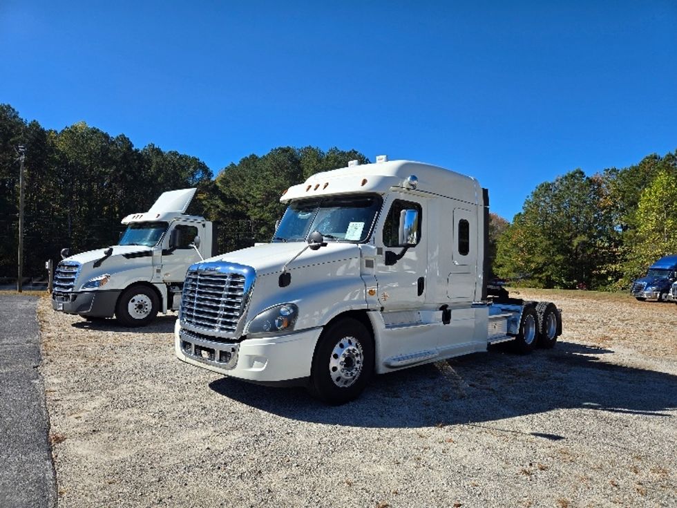 Sleeper Tractor-Heavy Duty Tractors-Freightliner-2019-Cascadia 12564ST-Villa Rica-GA-251,542\n\t\tmiles-$ 64,750 - Image 3