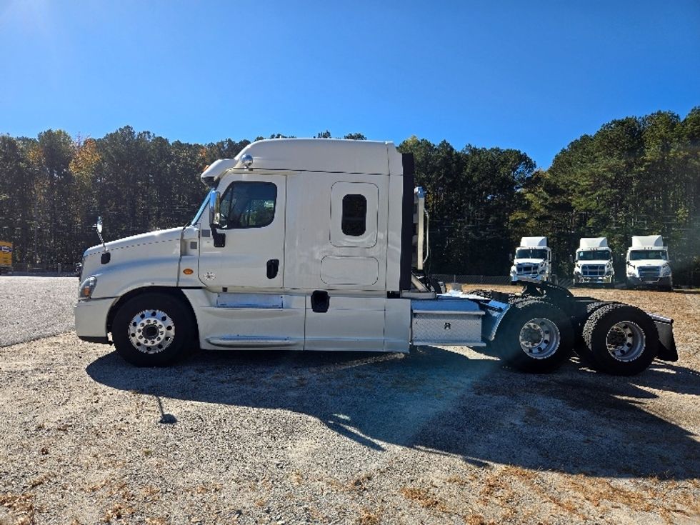 Sleeper Tractor-Heavy Duty Tractors-Freightliner-2019-Cascadia 12564ST-Villa Rica-GA-251,542\n\t\tmiles-$ 64,750 - Image 4