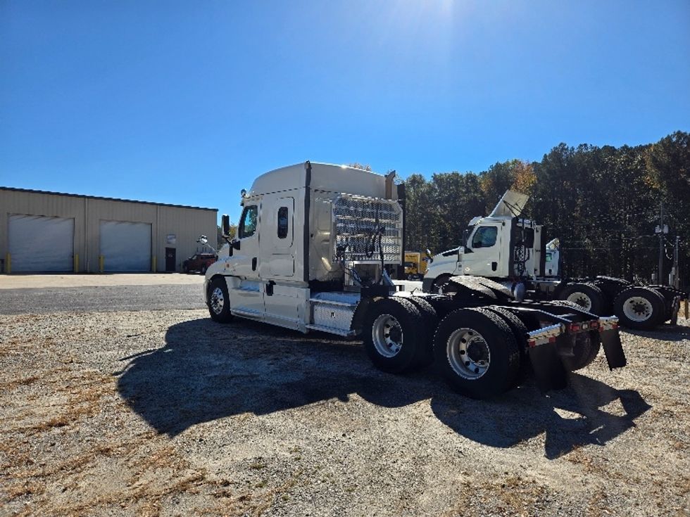 Sleeper Tractor-Heavy Duty Tractors-Freightliner-2019-Cascadia 12564ST-Villa Rica-GA-251,542\n\t\tmiles-$ 64,750 - Image 5