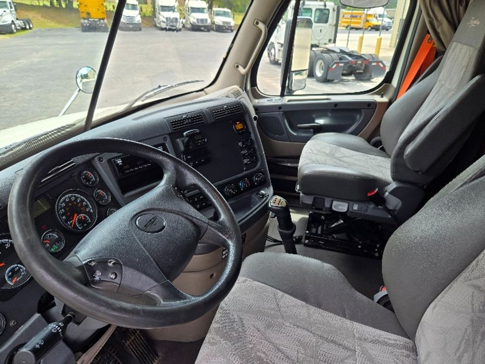 Sleeper Tractor-Heavy Duty Tractors-Freightliner-2019-Cascadia 12564ST-Villa Rica-GA-530,128\n\t\tmiles-$ 50,500 - Image 10