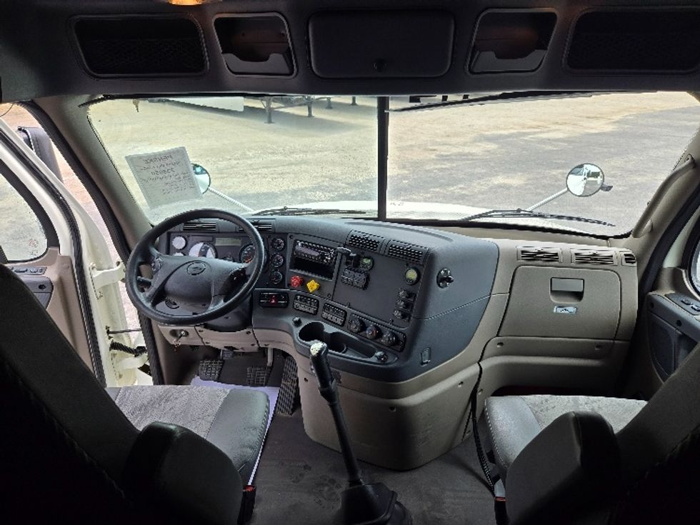 Sleeper Tractor-Heavy Duty Tractors-Freightliner-2019-Cascadia 12564ST-Villa Rica-GA-530,128\n\t\tmiles-$ 50,500 - Image 11