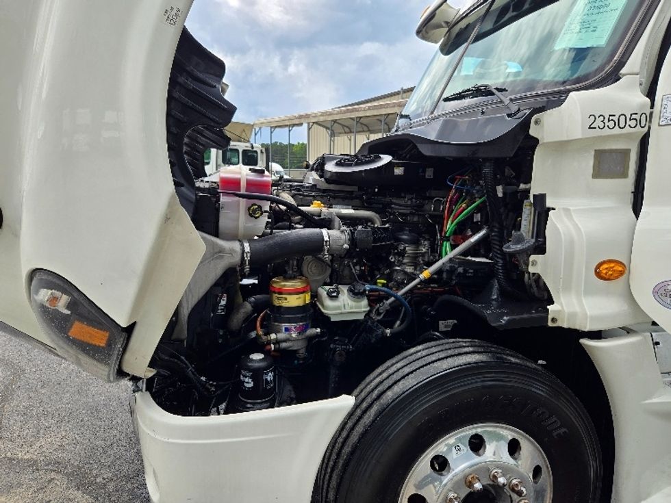 Sleeper Tractor-Heavy Duty Tractors-Freightliner-2019-Cascadia 12564ST-Villa Rica-GA-530,128\n\t\tmiles-$ 50,500 - Image 20