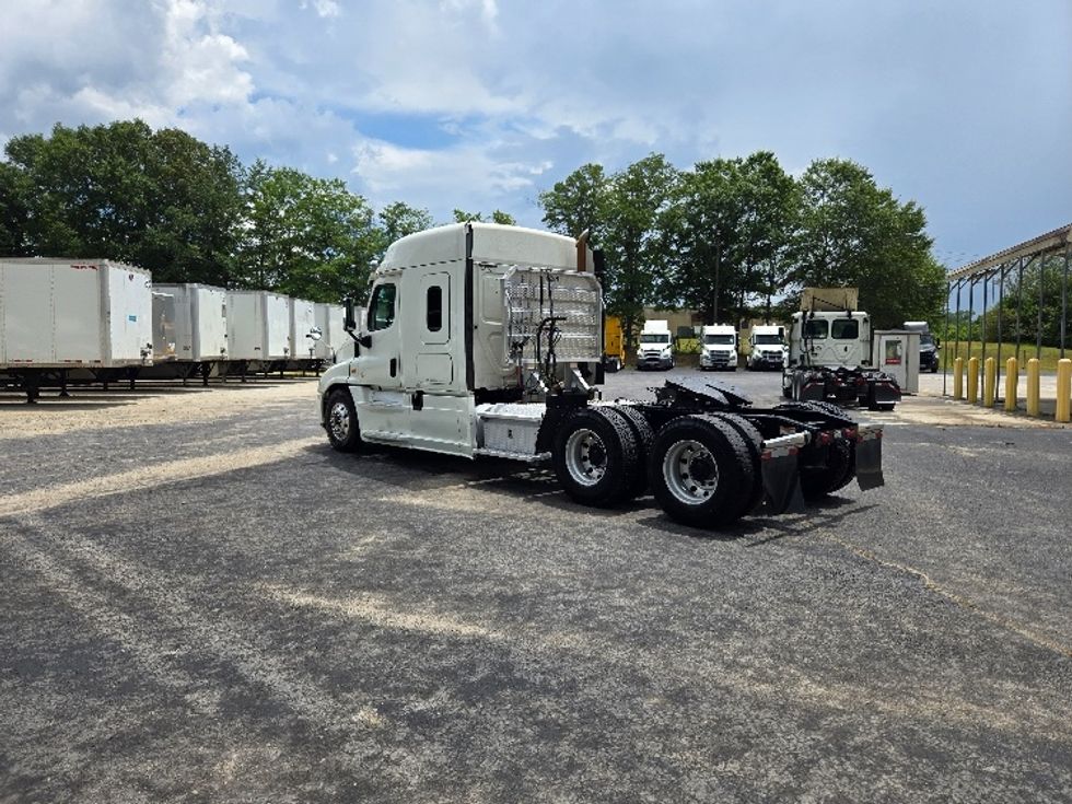 Sleeper Tractor-Heavy Duty Tractors-Freightliner-2019-Cascadia 12564ST-Villa Rica-GA-530,128\n\t\tmiles-$ 50,500 - Image 5
