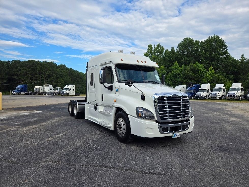 Sleeper Tractor-Heavy Duty Tractors-Freightliner-2019-Cascadia 12564ST-Villa Rica-GA-566,890\n\t\tmiles-$ 48,250 - Image 1