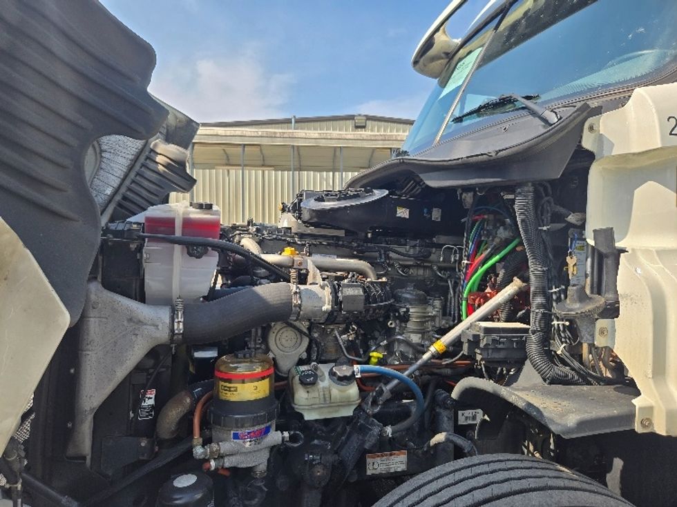 Sleeper Tractor-Heavy Duty Tractors-Freightliner-2019-Cascadia 12564ST-Villa Rica-GA-566,890\n\t\tmiles-$ 48,250 - Image 21