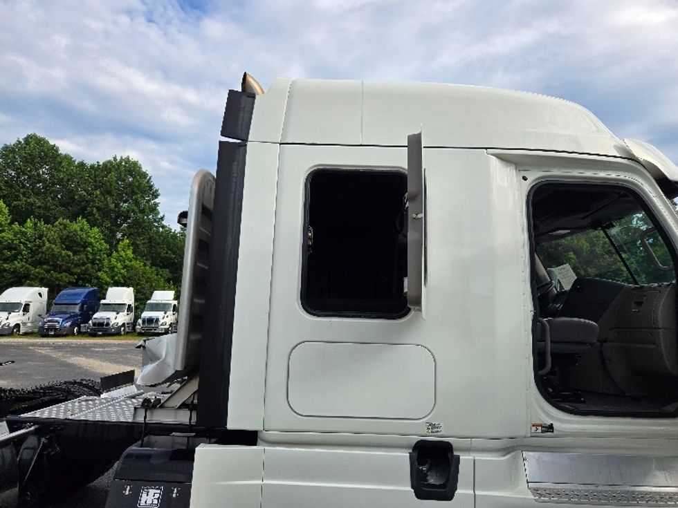 Sleeper Tractor-Heavy Duty Tractors-Freightliner-2019-Cascadia 12564ST-Villa Rica-GA-566,890\n\t\tmiles-$ 48,250 - Image 27