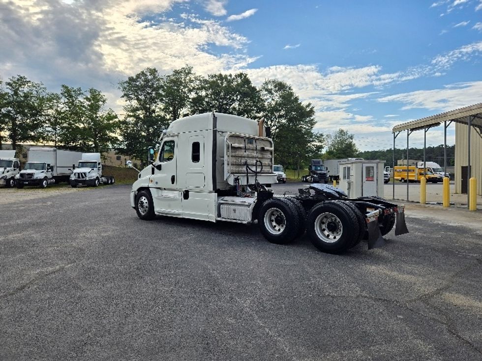 Sleeper Tractor-Heavy Duty Tractors-Freightliner-2019-Cascadia 12564ST-Villa Rica-GA-566,890\n\t\tmiles-$ 48,250 - Image 5
