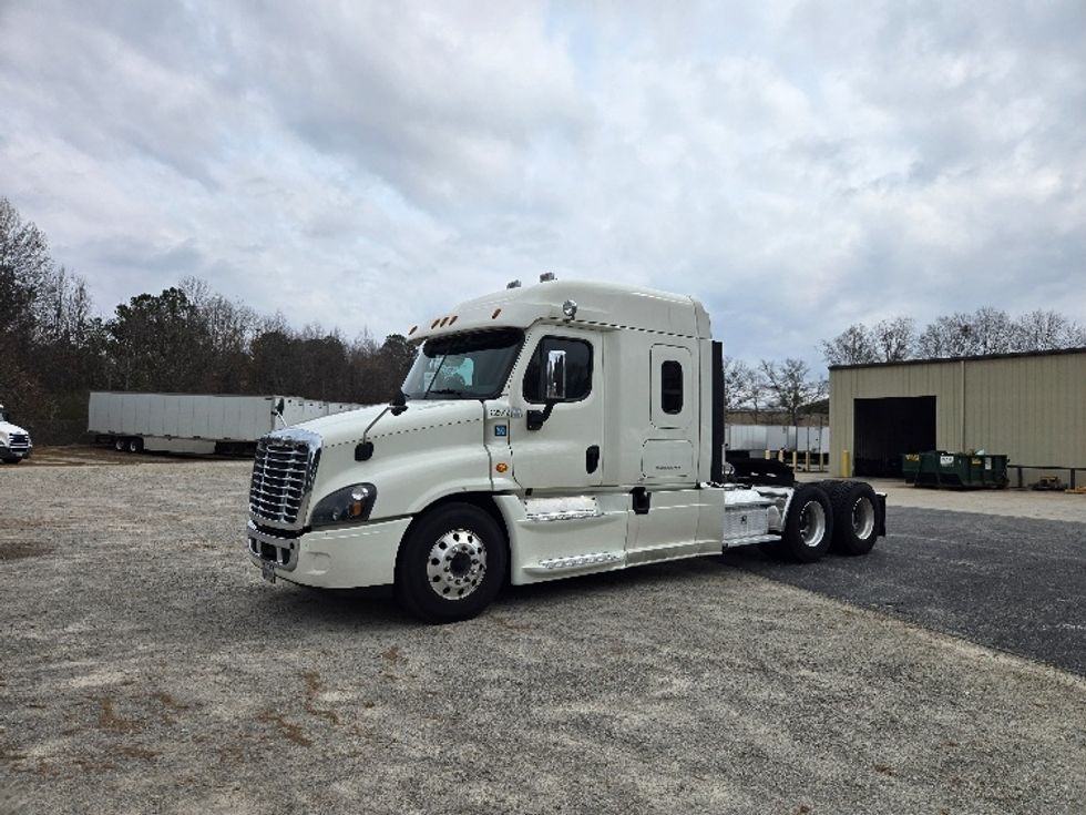 Sleeper Tractor-Heavy Duty Tractors-Freightliner-2019-Cascadia 12564ST-Villa Rica-GA-589,632\n\t\tmiles-$ 40,250 - Image 2