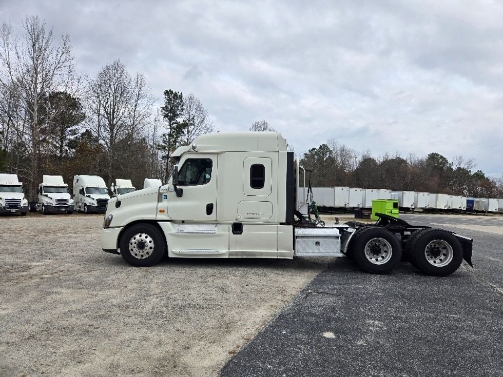 Sleeper Tractor-Heavy Duty Tractors-Freightliner-2019-Cascadia 12564ST-Villa Rica-GA-589,632\n\t\tmiles-$ 40,250 - Image 3
