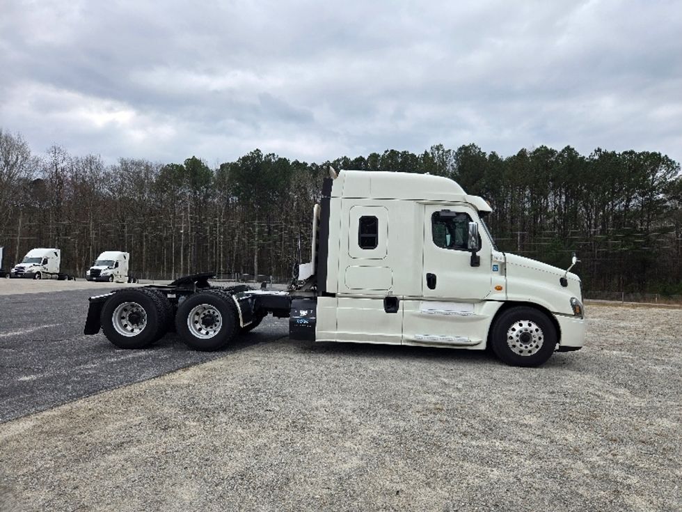 Sleeper Tractor-Heavy Duty Tractors-Freightliner-2019-Cascadia 12564ST-Villa Rica-GA-589,632\n\t\tmiles-$ 40,250 - Image 7