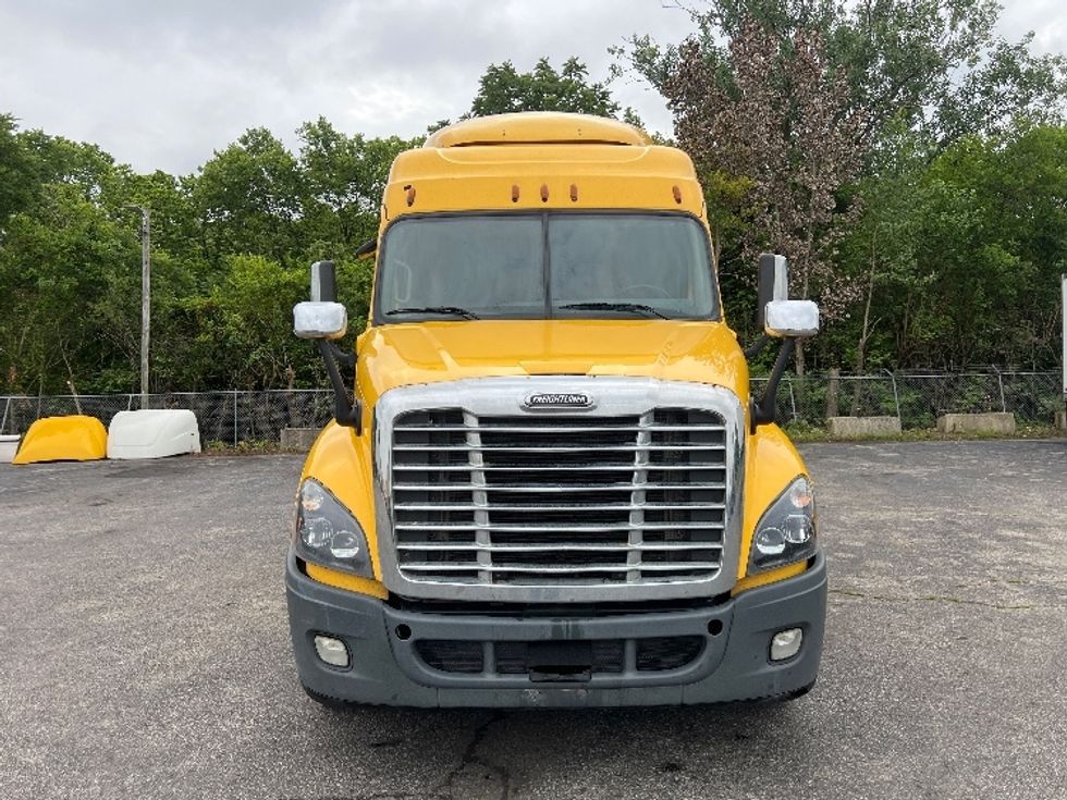 Sleeper Tractor-Heavy Duty Tractors-Freightliner-2019-Cascadia 12564ST-Wabash-IN-760,226\n\t\tmiles-$ 31,500 - Image 2