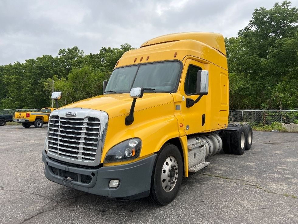 Sleeper Tractor-Heavy Duty Tractors-Freightliner-2019-Cascadia 12564ST-Wabash-IN-760,226\n\t\tmiles-$ 31,500 - Image 3