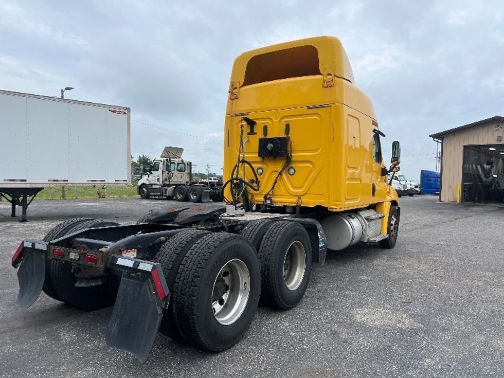 Sleeper Tractor-Heavy Duty Tractors-Freightliner-2019-Cascadia 12564ST-Wabash-IN-760,226\n\t\tmiles-$ 31,500 - Image 7