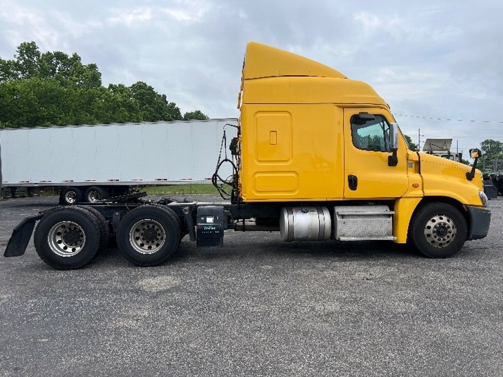 Sleeper Tractor-Heavy Duty Tractors-Freightliner-2019-Cascadia 12564ST-Wabash-IN-760,226\n\t\tmiles-$ 31,500 - Image 8