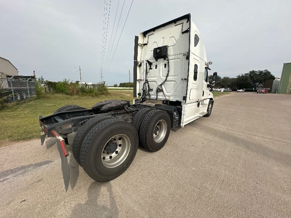Sleeper Tractor-Heavy Duty Tractors-Freightliner-2019-Cascadia 12564ST-Waxahachie-TX-562,838\n\t\tmiles-$ 52,500 - Image 7