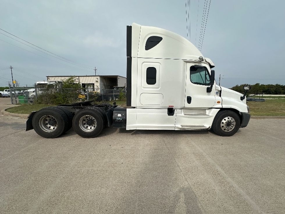Sleeper Tractor-Heavy Duty Tractors-Freightliner-2019-Cascadia 12564ST-Waxahachie-TX-562,838\n\t\tmiles-$ 52,500 - Image 8