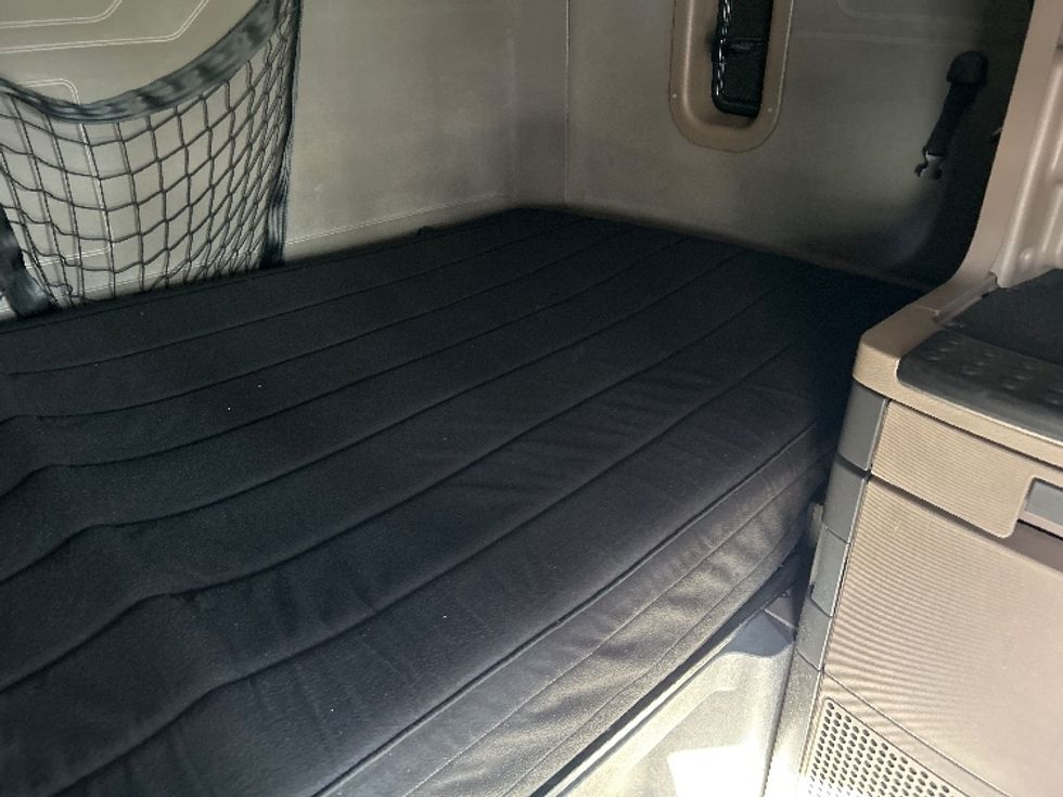 Sleeper Tractor-Heavy Duty Tractors-Freightliner-2019-Cascadia 12564ST-West Sacramento-CA-417,342\n\t\tmiles-$ 62,000 - Image 17