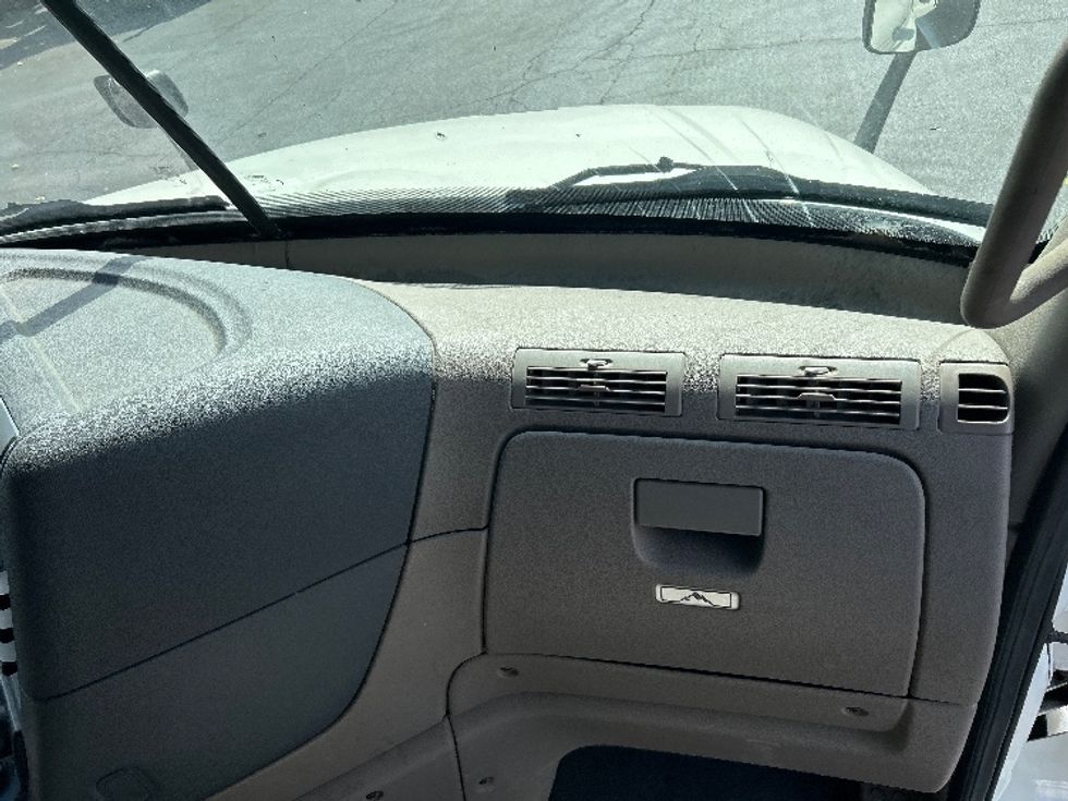 Sleeper Tractor-Heavy Duty Tractors-Freightliner-2019-Cascadia 12564ST-West Sacramento-CA-512,823\n\t\tmiles-$ 56,250 - Image 14