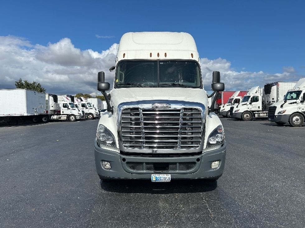 Sleeper Tractor-Heavy Duty Tractors-Freightliner-2019-Cascadia 12564ST-West Sacramento-CA-512,823\n\t\tmiles-$ 56,250 - Image 2