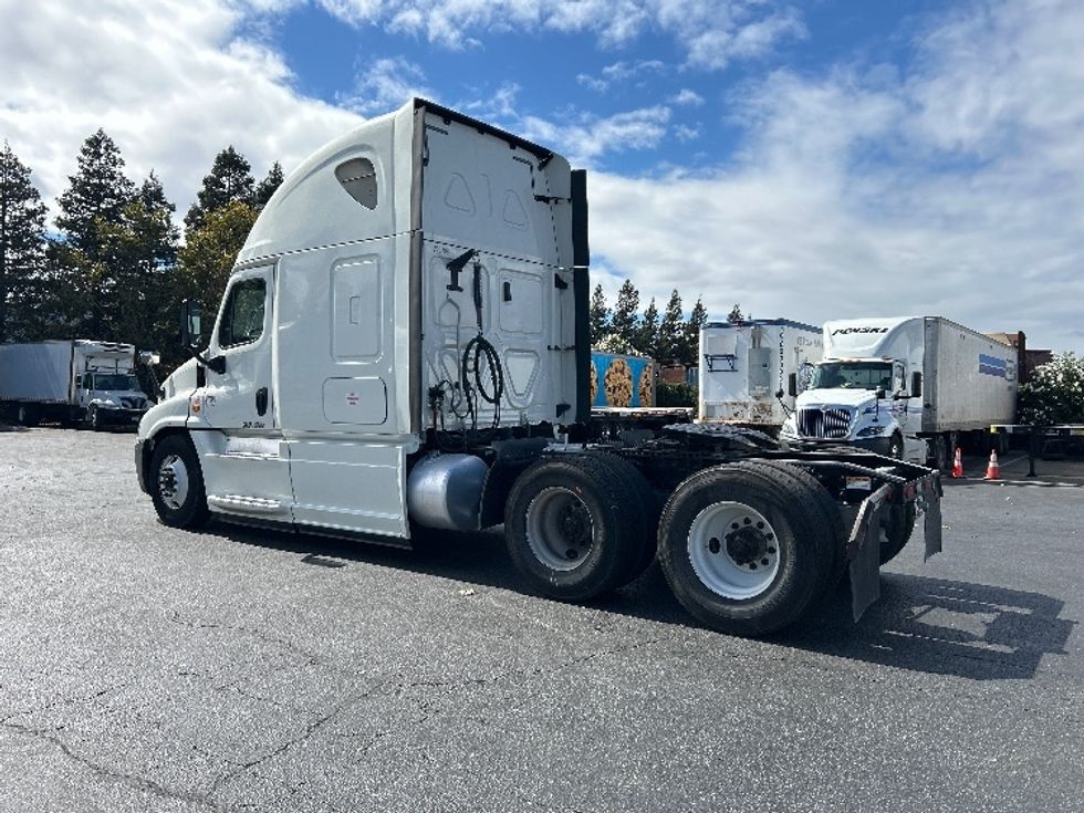 Sleeper Tractor-Heavy Duty Tractors-Freightliner-2019-Cascadia 12564ST-West Sacramento-CA-512,823\n\t\tmiles-$ 56,250 - Image 5