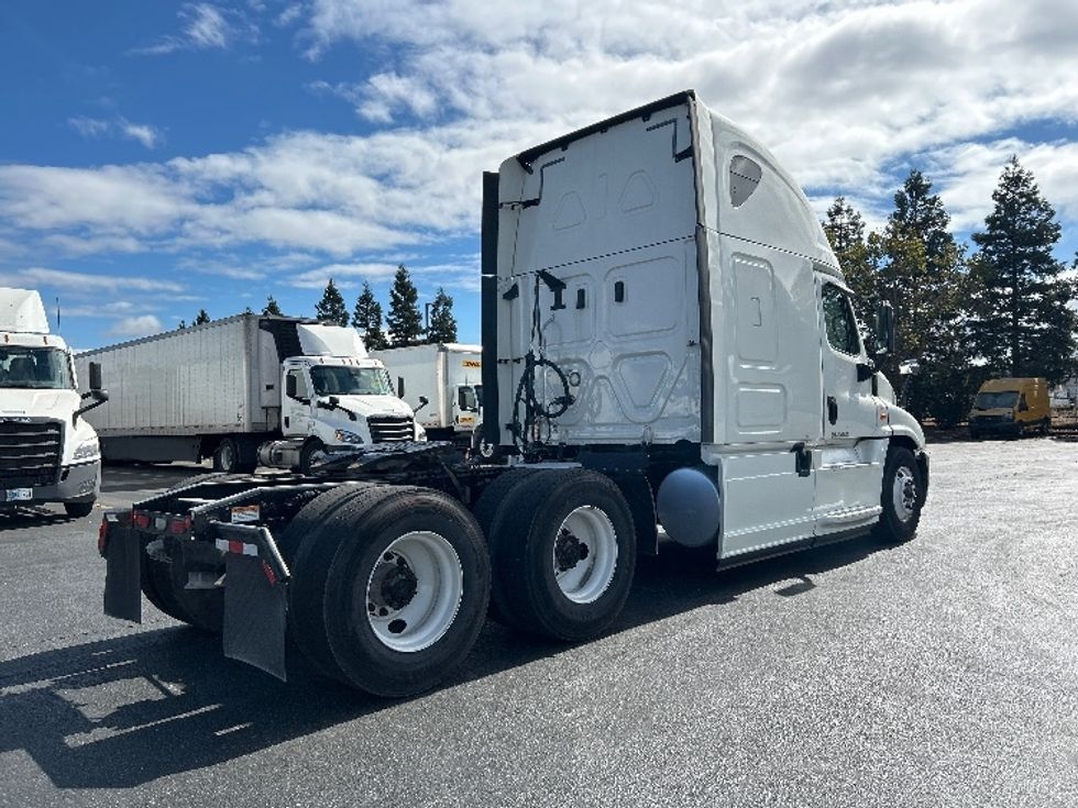 Sleeper Tractor-Heavy Duty Tractors-Freightliner-2019-Cascadia 12564ST-West Sacramento-CA-512,823\n\t\tmiles-$ 56,250 - Image 7