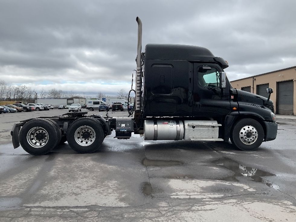 2019 Freightliner Cascadia 12564ST Sleeper Tractor